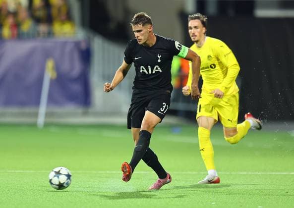 Micky van de Ven of Tottenham Hotspur FK Bodo Glimt v Tottenham Hotspur, UEFA Champions League, Group Stage, Football, Aspmyra Stadion, Bodo, Norway - 30 Sep 2025Bodo Aspmyra Stadion Norway EDITORIAL USE ONLY No use with unauthorised audio, video, data, fixture lists, club league logos or live services. Online in-match use limited to 120 images, no video emulation. No use in betting, games or single club league player publications. Copyright: xMichaelxZemanek Shutterstockx 15504026ce