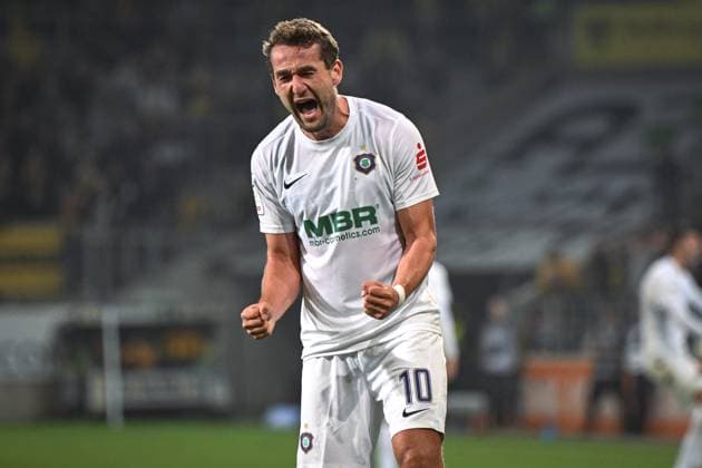 Deutschland, Fußball, 3. Liga, 9. Spieltag, 2025 2026, TSV Alemannia Aachen vs FC Erzgebirge Aue, 30.09.2025, Tivoli, Aachen, Deutschland, Julian Günther-Schmidt (Erzgebirge Aue, 10) jubelt nach Schlusspfiff Copyright: xMarkusxVerwimpx