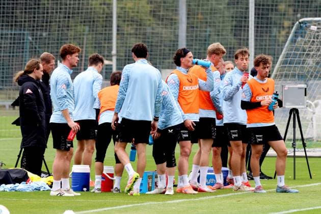 DEU, DFL, 2. FBL Hertha BSC, Training, 01.10.2025, Sportforum, Berlin, DEU, DFL, 2. FBL Hertha BSC, Training, im Bild Fabian Reese (Hertha BSC Berlin 11), Hertha-Spielerkreis DFL - regulations prohibit any use of Photographs as image sequences and or quasi-video