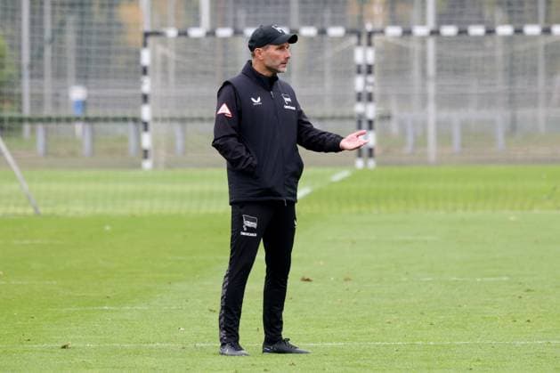 DEU, DFL, 2. FBL Hertha BSC, Training, 01.10.2025, Sportforum, Berlin, DEU, DFL, 2. FBL Hertha BSC, Training, im Bild Cheftrainer Stefan Leitl (Hertha BSC Berlin) DFL - regulations prohibit any use of Photographs as image sequences and or quasi-video
