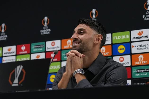 Vincenzo Grifo (SC Freiburg, 32) , Italien, Fussball, UEFA Europa League, 2.Spieltag, Ligaphase, 2025 2026, Bologna FC vs. SC Freiburg, 01.10.2025, Pressekonferenz des SC Freiburg vor dem zweiten Europa League Spiel in der Ligaphase, Pressegespräch, Stadio Renato Dall™Ara, Bologna, Italien, Pressekonferenz des SC Freiburg vor dem zweiten Europa League Spiel in der Ligaphase, Pressegespräch Bologna Stadio Renato Dall™Ara Emilia-Romagna Italien Copyright: xArnexAmbergx