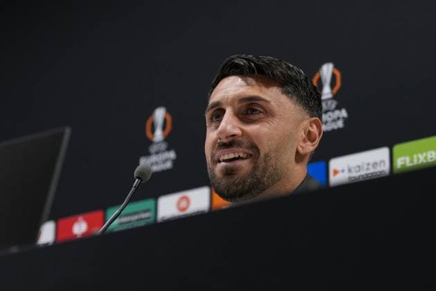 Vincenzo Grifo (SC Freiburg, 32) , Italien, Fussball, UEFA Europa League, 2.Spieltag, Ligaphase, 2025 2026, Bologna FC vs. SC Freiburg, 01.10.2025, Pressekonferenz des SC Freiburg vor dem zweiten Europa League Spiel in der Ligaphase, Pressegespräch, Stadio Renato Dall™Ara, Bologna, Italien, Pressekonferenz des SC Freiburg vor dem zweiten Europa League Spiel in der Ligaphase, Pressegespräch Bologna Stadio Renato Dall™Ara Emilia-Romagna Italien Copyright: xArnexAmbergx