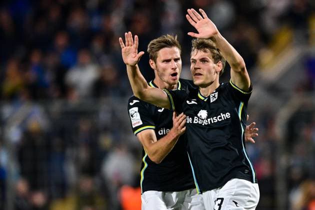 v.li.: Siemen Voet (TSV 1860, 3) Max Christiansen (TSV 1860, 13) mit Torjubel, Jubel, Torjubel, Torerfolg, celebrate the goal, goal, celebration, Jubel ueber das Tor zum 1:2 durch Max Christiansen (TSV 1860, 13), optimistisch, Action, Aktion, 01.10.2025, München (Deutschland), Fussball, 3. Liga, TSV 1860 München - FC Viktoria Köln, DFB DFL REGULATIONS PROHIBIT ANY USE OF PHOTOGRAPHS AS IMAGE SEQUENCES AND OR QUASI-VIDEO.