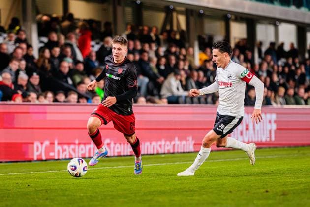 v.l. Gustav Christensen (FC Ingolstadt 04, 24), Timur Gayret (SC Verl, 30) im Zweikampf GER, SC Verl vs. FC Ingolstadt 04, Fussball, 3. Liga, 9. Spieltag, Spielzeit 2025 2026, 01.10.2025 GER, SC Verl vs. FC Ingolstadt 04, Fussball, 3. Liga, 9. Spieltag, Spielzeit 2025 2026, 01.10.2025 Verl Copyright: xEibner-Pressefoto JanxRollingerx EP_JSK