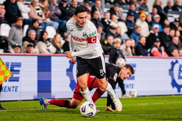 v.l. Timur Gayret (SC Verl, 30), Gustav Christensen (FC Ingolstadt 04, 24) im Zweikampf GER, SC Verl vs. FC Ingolstadt 04, Fussball, 3. Liga, 9. Spieltag, Spielzeit 2025 2026, 01.10.2025 GER, SC Verl vs. FC Ingolstadt 04, Fussball, 3. Liga, 9. Spieltag, Spielzeit 2025 2026, 01.10.2025 Verl Copyright: xEibner-Pressefoto JanxRollingerx EP_JSK