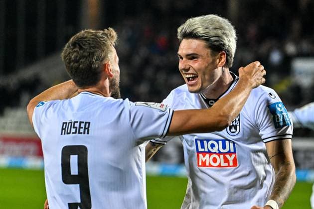 GER, 3. Liga, SSV Ulm 1846 vs 1. FC Schweinfurt 05 01.10.2025, Donaustadion, Ulm, GER, 3. Liga, SSV Ulm 1846 vs 1. FC Schweinfurt 05, im Bild Torjubel nach Tor 4:1, Lucas Röser Roeser (SSV Ulm, 9), Niklas Kölle Koelle (SSV Ulm, 32)