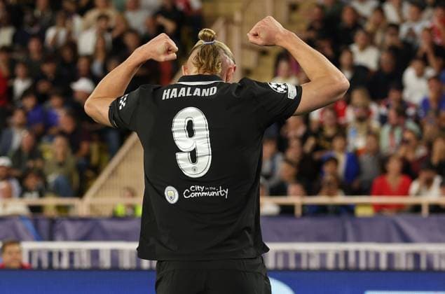 Erling Haaland of Manchester City celebrates scoring a goal to make the score 0-1 Monaco v Manchester City, UEFA Champions League, Group Stage, Football, Stade Louis II, Monaco - 01 Oct 2025Monaco Stade Louis II Monaco EDITORIAL USE ONLY No use with unauthorised audio, video, data, fixture lists, club league logos or live services. Online in-match use limited to 120 images, no video emulation. No use in betting, games or single club league player publications. Copyright: xKieranxMcManus Shutterstockx 15504051af