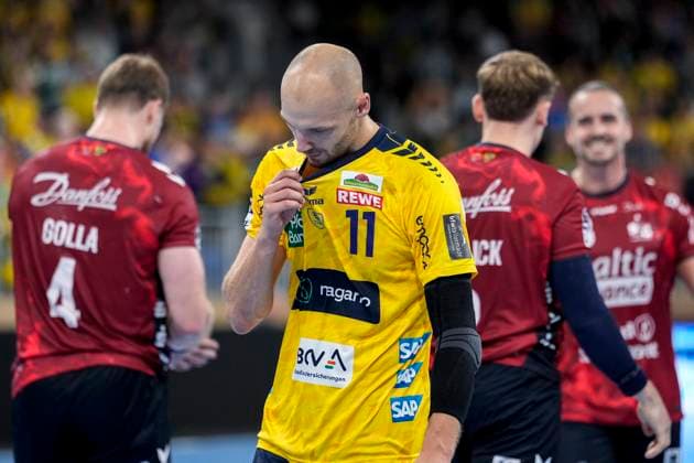 Lukas Sandell (RNL, 11), Spieler der Rhein-Neckar-Löwen, Einzelbild, Einzelfoto, Aktion, Action, enttäuscht schauend, Enttäuschung, Frustration, disappointed, pessimistisch, 01.10.2025, Heidelberg (Deutschland), Handball, DHB-Pokal, 2. Runde, Rhein-Neckar Löwen - SG Flensburg-Handewitt