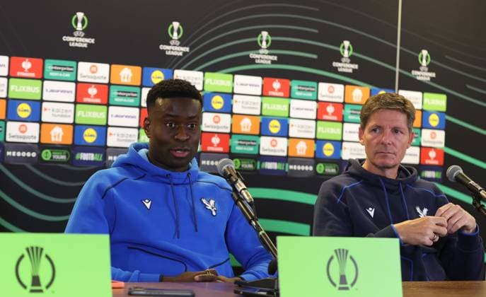. - Crystal Palace press conference, PK, Pressekonferenz MD-1, UEFA Conference League, Preview, Dynamo Kyiv v Crystal Palace, Lublin Arena Stadium, Lublin, Poland. - 1st October 2025. (C) Daniel Weir Crystal Pix (C) Daniel Weir Crystal Pix Marc Guehi of Crystal Palace & Oliver Glasner Manager of Crystal Palace during his pre match MD-1 UEFA Conference League press conference ahead of the Dynamo Kyiv v Crystal Palace match at Lublin Arena, Poland. - Crystal Palace Press Conference, MD-1, UEFA Conference League, Preview, Dynamo Kyiv v Crystal Palace, Lublin Arena Stadium, Lublin, Poland. - 1st October 2025. (C) Daniel Weir Crystal Pix Lublin Lublin Arena Stadium Poland Copyright: xDanielxWeirx CP_Crystal_Palace_Press_Conference_Lubin_011025_DW_32