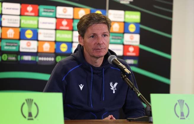 . - Crystal Palace press conference, PK, Pressekonferenz MD-1, UEFA Conference League, Preview, Dynamo Kyiv v Crystal Palace, Lublin Arena Stadium, Lublin, Poland. - 1st October 2025. (C) Daniel Weir Crystal Pix (C) Daniel Weir Crystal Pix Oliver Glasner Manager of Crystal Palace during his pre match MD-1 UEFA Conference League press conference ahead of the Dynamo Kyiv v Crystal Palace match at Lublin Arena, Poland. - Crystal Palace Press Conference, MD-1, UEFA Conference League, Preview, Dynamo Kyiv v Crystal Palace, Lublin Arena Stadium, Lublin, Poland. - 1st October 2025. (C) Daniel Weir Crystal Pix Lublin Lublin Arena Stadium Poland Copyright: xDanielxWeirx CP_Crystal_Palace_Press_Conference_Lubin_011025_DW_43