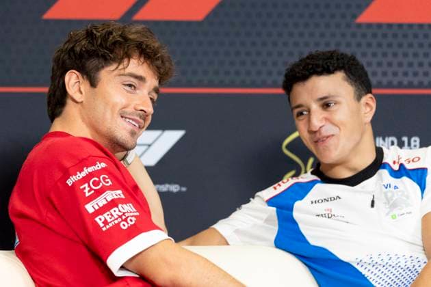 Formula 1 Singapore Airlines Singapore Grand Prix 2025 Remy Midez OVERTAKE MAXPPP - Singapore 02 10 2025 16 LECLERC Charles (mon), Scuderia Ferrari HP, portrait, 06 HADJAR Isack (fra), Visa Cash APP Racing Bulls, portrait press conference, PK, Pressekonferenz at the Formula 1 Singapore Airlines Singapore Grand Prix 2025, the 18th round of the 2025 FIA Formula 1 World Championship, WM, Weltmeisterschaft at the Marina Bay Street Circuit in Singapore, Singapore, from 2 to 5 October 2025 Singapore Marina Bay Street Circuit Singapore Copyright: xOVERTAKE MAXPPPxRemyxMidezx OVT202510025861 OVT202510025861