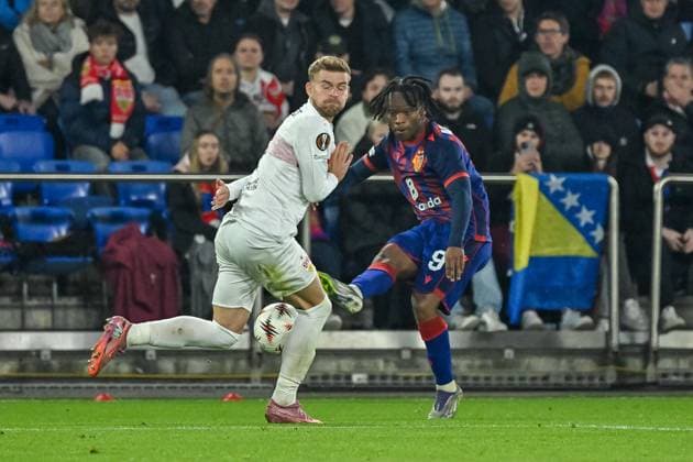Kevin Carlos Omoruyi Benjamin (FC Basel, 09), Maximilian Mittelstaedt (VfB Stuttgart, 07) CH, FC Basel - VfB Stuttgart, Fussball, Europa League, 2. Spieltag, Saison 2025 2026, 02.10.2025 CH, FC Basel - VfB Stuttgart, Fussball, Europa League, 2. Spieltag, Saison 2025 2026, 02.10.2025 Basel Copyright: xEibner-Pressefoto ThomasxHessx EP_THS