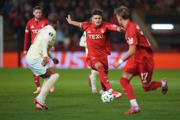 Dante Polvara of Aberdeen controls the ball Aberdeen vs Shakhtar Donetsk, UEFA Conference League, Group Stage, Football, Pittodrie, Aberdeen, Scotland, UK - 02 Oct 2025Aberdeen Pittodrie Scotland United Kingdom EDITORIAL USE ONLY No use with unauthorised audio, video, data, fixture lists, club league logos or live services. Online in-match use limited to 120 images, no video emulation. No use in betting, games or single club league player publications. Copyright: xPetexSummers Shutterstockx 15504060ep