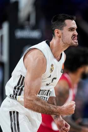 October 2, 2025, Madrid, Madrid, Spain: Alberto Abalde of Real Madrid celebrates a basket during the Turkish Airlines Euroleague 2025 26 League Phase MD2, match played between Real Madrid and Olympiacos Piraeus at Madrid Arena on October 02, 2025 in Madrid, Spain. Madrid Spain - ZUMAa181 20251002_zaa_a181_206 Copyright: xOscarxJ.xBarrosox