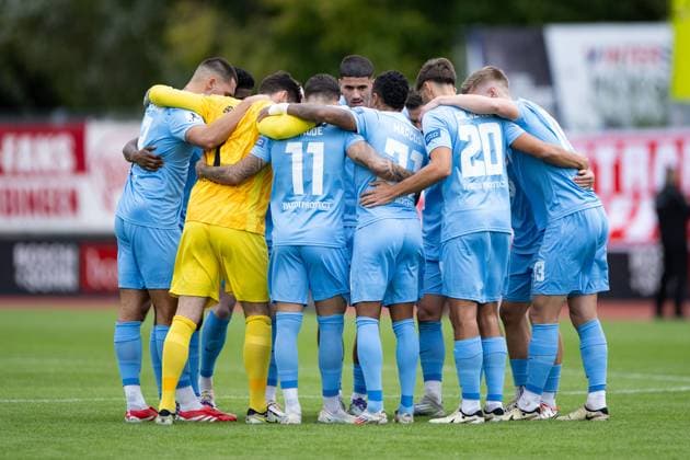 (Kickers Offenbach), bei der Motivationsrunde, TSG Balingen vs. Kickers Offenbach, Fussball, Regionalliga Suedwest, 11. Spieltag, Saison 2025 2026, 04.10.2025, Eibner-Pressefoto Andreas Ulmer TSG Balingen vs. Kickers Offenbach, Fussball, Regionalliga Suedwest, 11. Spieltag, Saison 2025 2026, 04.10.2025, Balingen Copyright: xEibner-Pressefoto AndreasxUlmerx EP_AUR