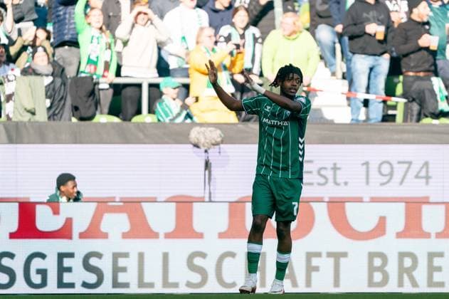Tor zum 1:0 Samuel Mbangula (SV Werder Bremen, 07) jubelt Jubel, GER, SV Werder Bremen vs FC St. Pauli, Fussball, Bundesliga, Spieltag 6, Saison 2025 2026, 04.10.2025 DFL REGULATIONS PROHIBIT ANY USE OF PHOTOGRAPHS AS IMAGE SEQUENCES AND OR QUASI-VIDEO GER, SV Werder Bremen vs FC St. Pauli, Fussball, Bundesliga, Spieltag 6, Saison 2025 2026, 04.10.2025 Bremen Copyright: xEibner-Pressefoto MaxxVincenx EP_MVN