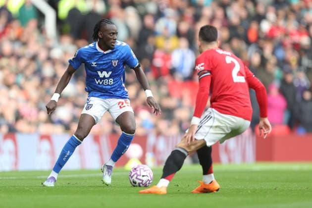 Bertrand Traore of Sunderland Manchester United, ManU v Sunderland, Premier League, Football, Old Trafford, Manchester, UK - 04 Oct 2025Manchester Old Trafford United Kingdom EDITORIAL USE ONLY No use with unauthorised audio, video, data, fixture lists, club league logos or live services. Online in-match use limited to 120 images, no video emulation. No use in betting, games or single club league player publications. Copyright: xPhilxOldham Shutterstockx 15515825aj