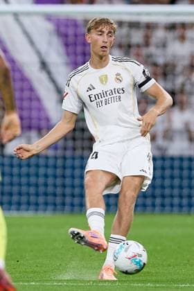 Dean Huijsen of Real Madrid CF Real Madrid v Villarreal, La Liga, Football, Estadio Santiago Bernabu, Madrid, Spain - 04 Oct 2025Madrid Estadio Santiago Bernabu Spain EDITORIAL USE ONLY No use with unauthorised audio, video, data, fixture lists, club league logos or live services. Online in-match use limited to 120 images, no video emulation. No use in betting, games or single club league player publications. Copyright: xRubenxAlbarran Shutterstockx 15516230o