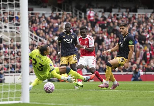 Bukayo Saka of Arsenal scores a goal past West Ham goalkeeper Alphonse Areola, but it is disallowed Arsenal v West Ham United, Premier League, Football, Emirates Stadium, London, UK - 04 Oct 2025London Emirates Stadium United Kingdom EDITORIAL USE ONLY No use with unauthorised audio, video, data, fixture lists, club league logos or live services. Online in-match use limited to 120 images, no video emulation. No use in betting, games or single club league player publications. Copyright: xJedxLeicester Shutterstockx 15515822ci