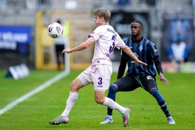 v.li.: Frederik Christensen (Osnabrück, 3), Adama Diakhaby (SVWM, 27), Zweikampf, Spielszene, Duell, duel, tackle, tackling, Dynamik, Action, Aktion, 04.10.2025, Mannheim (Deutschland), Fussball, 3. Liga, SV Waldhof Mannheim - VfL Osnabrück, DFB DFL REGULATIONS PROHIBIT ANY USE OF PHOTOGRAPHS AS IMAGE SEQUENCES AND OR QUASI-VIDEO.