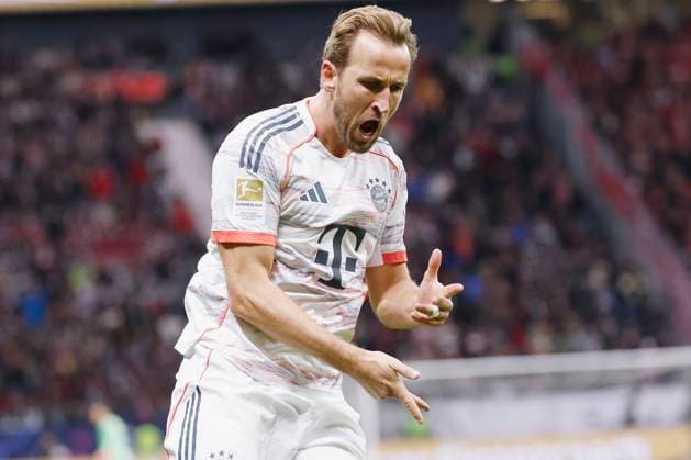 Harry Kane (FC Bayern Muenchen, 9), Jubel nach seinem Tor zum 2:0, jubelnd, bejubelt, jubelt, jubeln, emotionen 04.10.2025, Fussball, 1. Bundesliga, Eintracht Frankfurt - FC Bayern München, GER, Frankfurt am Main, Deutsche Bank Park, DFL REGULATIONS PROHIBIT ANY USE OF PHOTOGRAPHS AS IMAGE SEQUENCES AND OR QUASI-VIDEO. Copyright: HMBxMedia xHeikoxBecker