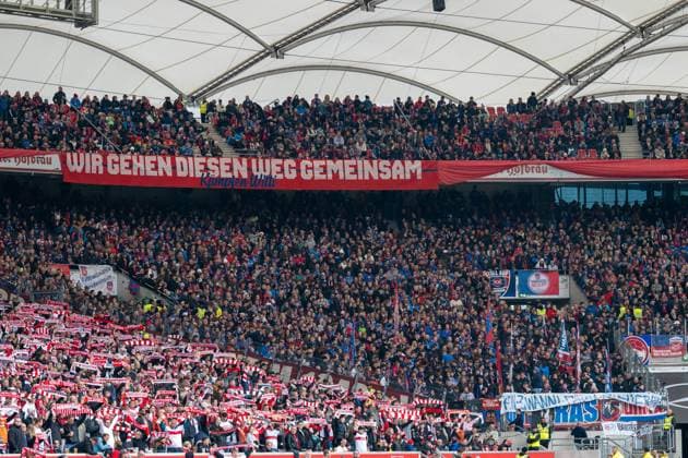 Transparent, Fanplakat, Banner, Plakat, Spruchband, 1. FC Heidenheim Fans. Wir gehen Diesen Weg Gemeinsam, Kaempfen Witti. GER, VfB Stuttgart vs. 1. FC Heidenheim, Fussball, Herren, 1. Bundesliga, 6. Spieltag, Spielzeit 2025 2026, 05.10.2025, DFL DFB REGULATIONS PROHIBIT ANY USE OF PHOTOGRAPHS AS IMAGE SEQUENCES AND OR QUASI-VIDEO, GER, VfB Stuttgart vs. 1. FC Heidenheim, Fussball, Herren, 1. Bundesliga, 6. Spieltag, Spielzeit 2025 2026, 05.10.2025 Stuttgart Copyright: xEibner-Pressefoto WolfgangxFrankx EP_WFK