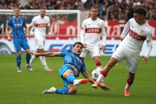 05.10.25 VfB Stuttgart - 1. FC Heidenheim Deutschland, Stuttgart, 05.10.2025, Fussball, Bundesliga, VfB Stuttgart - 1. FC Heidenheim: Bilial El Khannouss, rechts, VfB, Luca Kerber,, Heidenheim links.