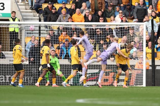 Jan Paul van Hecke of Brighton & Hove Albion scores a goal and celebrates 1-1. Wolverhampton Wanderers v Brighton and Hove Albion, Premier League, Football, Molineux, Wolverhampton, UK - 05 Oct 2025Wolverhampton Molineux United Kingdom EDITORIAL USE ONLY No use with unauthorised audio, video, data, fixture lists, club league logos or live services. Online in-match use limited to 120 images, no video emulation. No use in betting, games or single club league player publications. Copyright: xRyanxBrowne Shutterstockx 15515864ah
