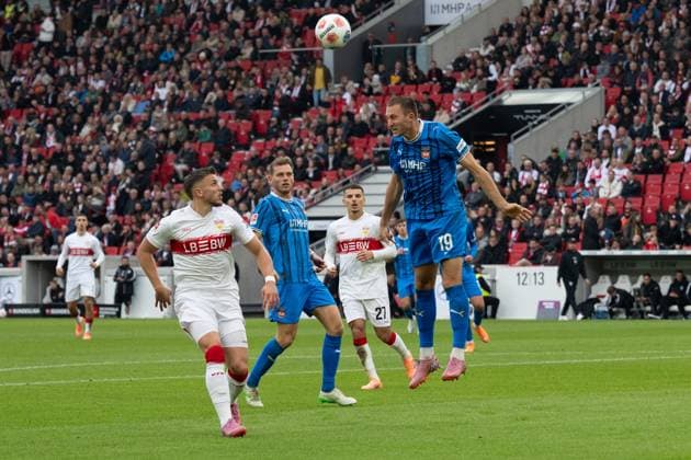 v.li. Ermedin Demirovic (VfB Stuttgart, 09), Tim Siersleben (FC Heidenheim, 04), Jonas Foehrenbach (FC Heidenheim, 19) GER, VfB Stuttgart vs. 1. FC Heidenheim, Fussball, Herren, 1. Bundesliga, 6. Spieltag, Spielzeit 2025 2026, 05.10.2025, DFL DFB REGULATIONS PROHIBIT ANY USE OF PHOTOGRAPHS AS IMAGE SEQUENCES AND OR QUASI-VIDEO, GER, VfB Stuttgart vs. 1. FC Heidenheim, Fussball, Herren, 1. Bundesliga, 6. Spieltag, Spielzeit 2025 2026, 05.10.2025 Stuttgart Copyright: xEibner-Pressefoto WolfgangxFrankx EP_WFK