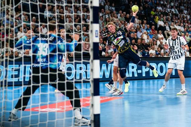 Edwin Aspenbaeck (Rhein-Neckar Loewen, 78) beim Wurf, GER, THW Kiel vs Rhein-Neckar Loewen, Handball, Bundesliga, Spieltag 7, Saison 2025 2026, 05.10.2025 GER, THW Kiel vs Rhein-Neckar Loewen, Handball, Bundesliga, Spieltag 7, Saison 2025 2026, 05.10.2025 Kiel Copyright: xEibner-Pressefoto MaxxVincenx EP_MVN