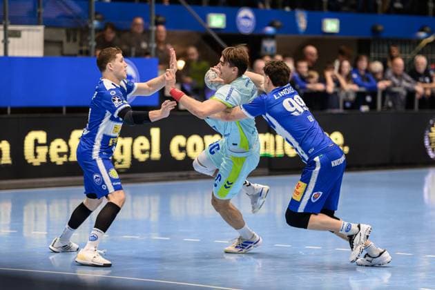 Vukasin, Antonijevic (Rueckraum Mitte, ThSV Eisenach, 41), Julian, Koester (RL, VfL Gummersbach, 7), Tillman, Leu (Kreislaeufer, ThSV Eisenach, 99) GER, Thueringen, ThSV Eisenach gegen VfL Gummersbach, 1. Daikin Handballbundesliga, Handball, 7.Spieltag, Saison 2025 2026, Sonntag, 05.10.2025 GER, Thueringen, ThSV Eisenach gegen VfL Gummersbach, 1. Daikin Handballbundesliga, Handball, 7.Spieltag, Saison 2025 2026, Sonntag, 05.10.2025 Eisenach Copyright: xEibner-Pressefoto MartinxHerbstx EP_MHT