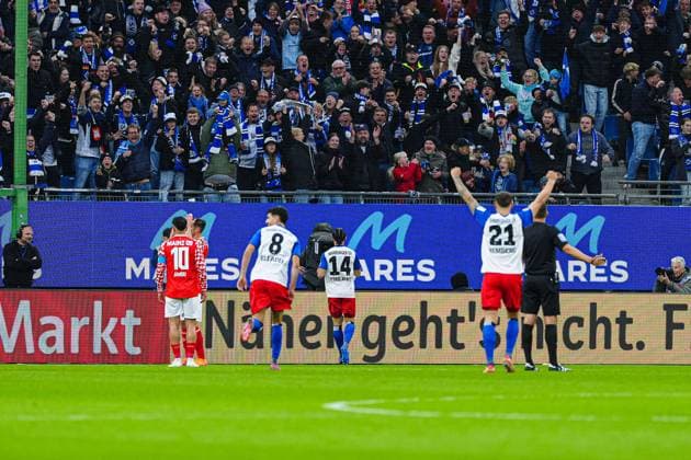 Torjubel Hamburger SV nach Tor zum 2:0 Rayan Philippe (Hamburger SV, 14) GER, Hamburger SV vs. FSV Mainz 05, Fussball, 1. Bundesliga, Spieltag 6, Saison 2025 2026, 05.10.2025 GER, Hamburger SV vs. FSV Mainz 05, Fussball, 1. Bundesliga, Spieltag 6, Saison 2025 2026, 05.10.2025 Hamburg Copyright: xEibner-Pressefoto MarcelxvonxFehrnx EP_MFN