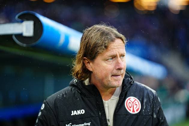 Bo Henriksen (FSV Mainz 05, Trainer) GER, Hamburger SV vs. FSV Mainz 05, Fussball, 1. Bundesliga, Spieltag 6, Saison 2025 2026, 05.10.2025 GER, Hamburger SV vs. FSV Mainz 05, Fussball, 1. Bundesliga, Spieltag 6, Saison 2025 2026, 05.10.2025 Hamburg Copyright: xEibner-Pressefoto MarcelxvonxFehrnx EP_MFN