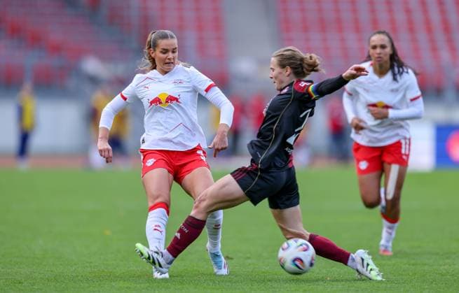 DEU, Nürnberg, FC Nürnberg vs RB Leipzig, Google Pixel Bundesliga, DFB, Saison 2526, Max-Morlock-Stadion, 5. Spieltag im Bild v.l.n.r: Andrea Norheim (RB Leipzig 3), Nastassja Lein (FC Nürnberg 24) DFB DFL REGULATIONS PROHIBIT ANY USE OF PHOTOGRAPHS AS IMAGE SEQUENCES AND OR QUASI-VIDEO, 05.10.2025, Copyright: HMBxMedia HendrikxHamelau