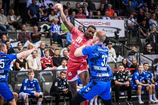 Sadou Ntanzi (MT Melsungen, 91) vs. Jonas Truchanovicius (TVB Stuttgart, 37) GER, TVB 1898 Stuttgart - MT Melsungen, DAIKIN HBL, Handball, Bundesliga, 7. Spieltag, Spielzeit 2025 2026, 05.10.2025 GER, TVB 1898 Stuttgart - Frisch Auf! Goeppingen, DAIKIN HBL, Handball, Bundesliga, 7. Spieltag, Spielzeit 2025 2026, 05.10.2025 Stuttgart Copyright: xSandyxDinkelackerx EP_SDR