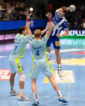 Ellidi Snaer, Vidarsson (KM, VfL Gummersbach, 4), Julian, Koester (RL, VfL Gummersbach, 7), Oskar Joelsson (ThSV Eisenach, 3) GER, Thueringen, ThSV Eisenach gegen VfL Gummersbach, 1. Daikin Handballbundesliga, Handball, 7.Spieltag, Saison 2025 2026, Sonntag, 05.10.2025 GER, Thueringen, ThSV Eisenach gegen VfL Gummersbach, 1. Daikin Handballbundesliga, Handball, 7.Spieltag, Saison 2025 2026, Sonntag, 05.10.2025 Eisenach Copyright: xEibner-Pressefoto MartinxHerbstx EP_MHT
