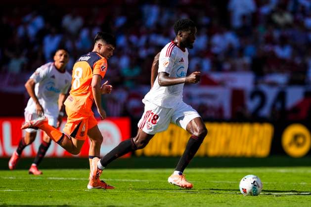 October 5, 2025, Sevilla, Sevilla, SPAIN: Lucien Agoume of Sevilla FC in action during the Spanish league, LaLiga EA Sports, football match played between Sevilla FC and FC Barcelona, Barca at Ramon Sanchez-Pizjuan stadium on October 5, 2025, in Sevilla, Spain. Sevilla SPAIN - ZUMAa181 20251005_zaa_a181_123 Copyright: xJoaquinxCorcherox