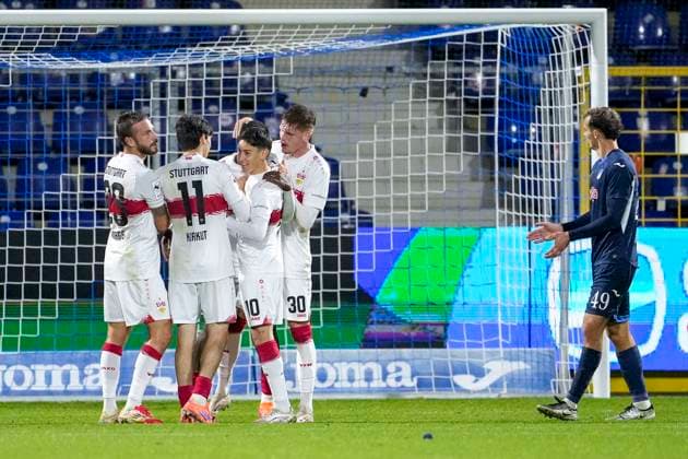 Spieler vom VfB Stuttgart II U21, U 21 , jubeln über das Tor zum 1:3, Jubel, Torjubel, Torerfolg, celebrate the goal, goal, celebration, jubelt ueber das Tor, Freuen, Freude, freut sich, optimistisch, positiv, Spielszene, Highlight, Action, Aktion, 05.10.2025, Sinsheim (Deutschland), Fussball, 3. Liga, TSG 1899 Hoffenheim II - VfB Stuttgart II, DFB DFL REGULATIONS PROHIBIT ANY USE OF PHOTOGRAPHS AS IMAGE SEQUENCES AND OR QUASI-VIDEO.