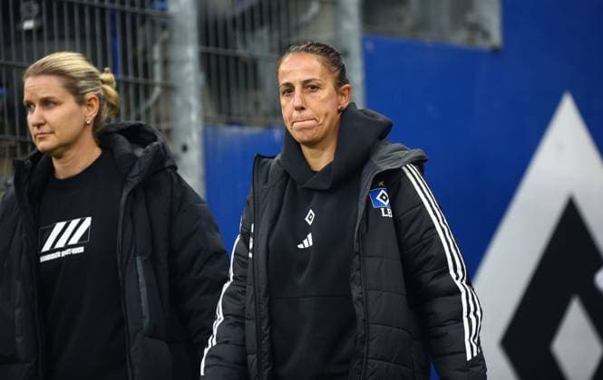 06.10.2025, xcex, GER, Hamburg, Volksparkstadion,Frauenfussball, 1. Bundesliga, DIE LIGA, Google Pixel Frauen-Bundesliga Saison 2025 2026, Spieltag 5, HSV, TSG, Hamburger SV Frauen - TSG Hoffenheim Frauen, Trainerin Lià se Brancao (HSV) und Saskia Breuer (Koordinatorin Frauenfussball) DFL regulations prohibit any use of photographs as image sequences and or quasi-video