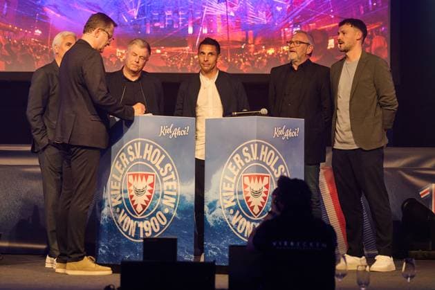 06.10.2025 - 07.102025, 125 Jahre KSV Holstein, Jubiläumsfeier, Geburtstag, Fußball und andere Sportarten, Saison 2025 2026, Holstein Kiel Moderator Andreas Käckell, Andreas Bornemann, Thorsten Gutzeit, Marcel Rapp, Uwe Stöver, Kenneth Kronholm Kiel, Hebbel Schule Holstein-Stadion Schleswig-Holstein Deutschland