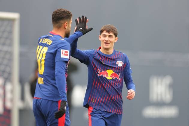 RB Leipzig - Dukla Prag Testspiel Leipzig, 08.10.2025, Trainingszentrum am Cottweg, Fußball, Männer, Saison 2025 2026, Testspiel, RB Leipzig - FK Dukla Prag , Im Bild: Andrija Maksimovic (33, RB Leipzig) ,