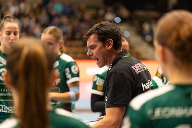 Nico Kiener (Frisch Auf Goeppingen, Cheftrainer), Frisch Auf Goeppingen Frauen vs. VfL Oldenburg, Handball, Bundesliga, 08. Spieltag, Saison 2025 2026, 08.10.2025, Frisch Auf Goeppingen Frauen vs. VfL Oldenburg, Handball, Bundesliga, 08. Spieltag, Saison 2025 2026, 08.10.2025 Goeppingen Copyright: xEibner-Pressefoto MaxxVogelx EP_MVL