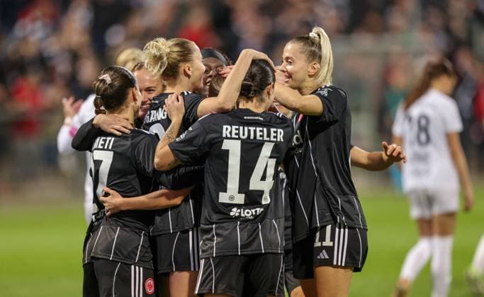 DEU, Frankfurt, Eintracht Frankfurt vs 1. FC Slovacko, UEFA Womenʼs Europa Cup, UEFA, Saison 2526, Stadion am Bretanobad, Playoffs, Hinspiel im Bild: Tor und Jubel, Laura Freigang (Eintracht Frankfurt 10), Nina Lührßen (Eintracht Frankfurt 11) DFB DFL REGULATIONS PROHIBIT ANY USE OF PHOTOGRAPHS AS IMAGE SEQUENCES AND OR QUASI-VIDEO, 08.10.2025 Copyright: HMBxMedia HendrikxHamelau