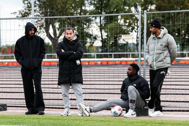 v.l. Rayan Ghrieb (1. FC Magdeburg,29), Baris Atik (1. FC Magdeburg,23), Daniel Heber (1. FC Magdeburg,15), Tarek Chahed (1. FC Magdeburg,34) - 2. Fußball Bundesliga Saison 2025-2026 Testspiel 1. FC Magdeburg vs Eintracht Braunschweig auf dem Trainingsplatz an der Avnet Arena - Fußball,Mann,Männer,Deutschland,09.10.2025