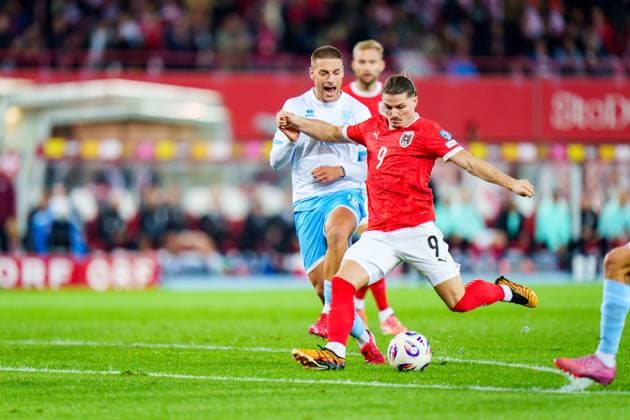 SOCCER - FIFA WC quali, AUT vs SMR VIENNA,AUSTRIA,09.OCT.25 - SOCCER - FIFA World Cup, WM, Weltmeisterschaft, Fussball 2026, European Qualifiers, group stage, OEFB international match, Länderspiel, Nationalmannschaft Austria vs San Marino. Image shows Marcel Sabitzer (AUT) and Samuele Zannoni (SMR). GEPAxpictures xEdgarxEisner