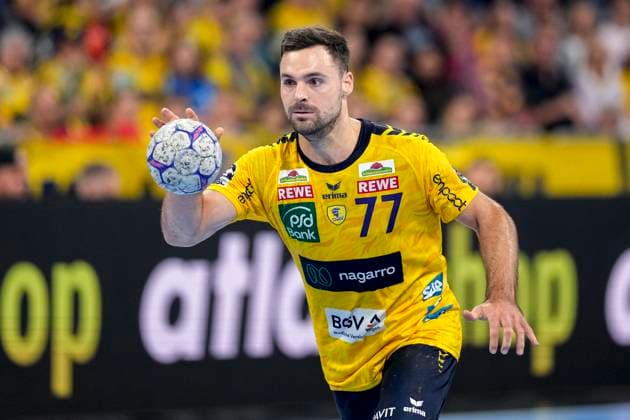Dani Baijens (RNL, 77), am Ball, Einzelbild, Einzelfoto, Aktion, Action, 09.10.2025, Mannheim (Deutschland), Handball, Bundesliga, Rhein-Neckar Löwen - Frisch Auf Göppingen