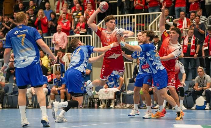 Aktion vor dem Tor von Felix Goettler (TuSEM Essen, 04) TuSEM Essen vs. TV Grosswallstadt, Handball, 2. Bundesliga, 7. Spieltag, Saison 2025 2026, 10.10.2025 TuSEM Essen vs. TV Grosswallstadt, Handball, 2. Bundesliga, 7. Spieltag, Saison 2025 2026, 10.10.2025 Essen Copyright: xEibner-Pressefoto DamianxKruczynx EP_DKI