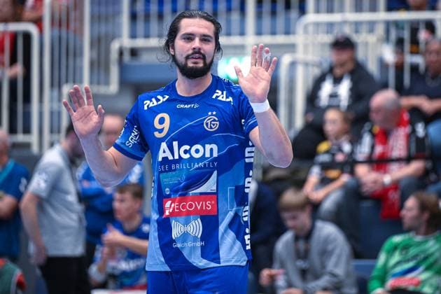 Deutschland, Handball, 2. Bundesliga, 7. Spieltag, 2025 2026, TuSEM Essen vs TV Großwallstadt, 10.10.2025, Sporthalle Am Hallo, Essen, Deutschland, Yessine Meddeb (TV Großwallstadt, 9) hebt entschuldigend die Hände Copyright: xMarkusxVerwimpx