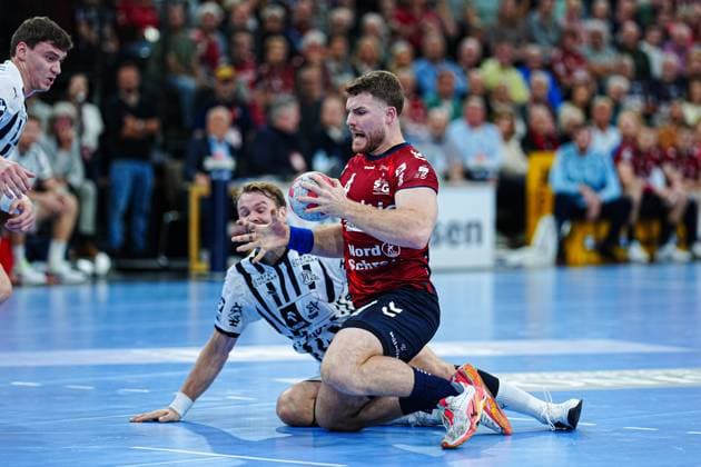 Johannes Golla (SG Flensburg-Handewitt, 04) GER, SG Flensburg-Handewitt vs. THW Kiel, Handball, Bundesliga, Spieltag 8, Saison 2026 2026, 11.10.2025 GER, SG Flensburg-Handewitt vs. THW Kiel, Handball, Bundesliga, Spieltag 8, Saison 2026 2026, 11.10.2025 Flensburg Copyright: xEibner-Pressefoto MarcelxvonxFehrnx EP_MFN