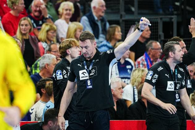Torjubel Filip Jicha (THW Kiel, Trainer) GER, SG Flensburg-Handewitt vs. THW Kiel, Handball, Bundesliga, Spieltag 8, Saison 2026 2026, 11.10.2025 GER, SG Flensburg-Handewitt vs. THW Kiel, Handball, Bundesliga, Spieltag 8, Saison 2026 2026, 11.10.2025 Flensburg Copyright: xEibner-Pressefoto MarcelxvonxFehrnx EP_MFN
